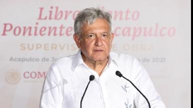 AMLO se aferra en ignorar prohibición electoral y promociona programas sociales