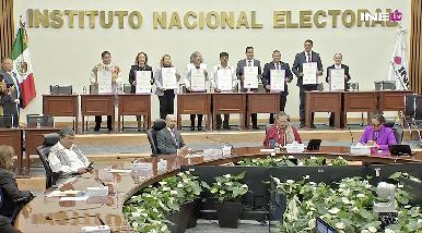 Valida INE elección del Tribunal de Disciplina Judicial; magistrados reciben constancia de ganadores 