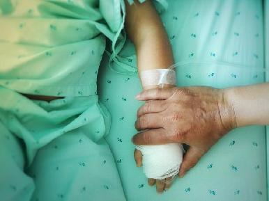 España reporta las primeras dos muertes de infantes por hepatitis aguda