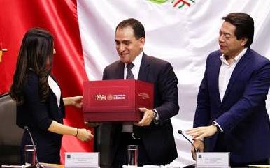 Arturo Herrera detalla puntos del Paquete Econ贸mico 2020