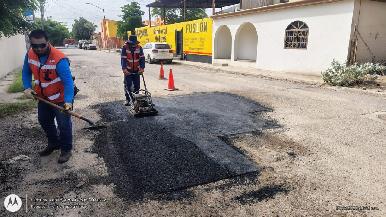 Continúa Ayuntamiento de Hermosillo jornadas de bacheo de día y noche