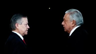 AMLO acepta renuncia de ministro Arturo Zaldívar; terna para sustituirlo será de puras mujeres