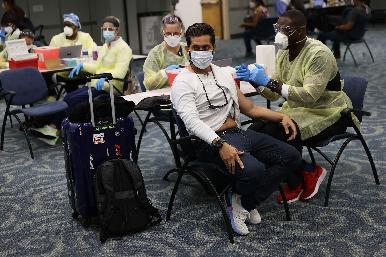 El turismo de vacunación contra la covid-19 triplica los viajes de mexicanos a Estados Unidos