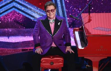 Elton John abrirá su fiesta de la noche de los Oscar al público; Dua Lipa cantará