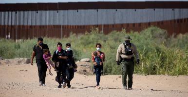Reportan al menos 15 mil migrantes detenidos durante los primeros tres días sin el Título 42