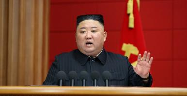 Corea del Norte enfrenta la “peor situación de su historia”, afirma Kim Jong Un