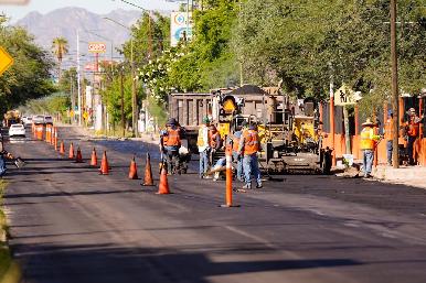 Supervisa Toño Astiazarán mantenimiento mayor en calle Olivares
