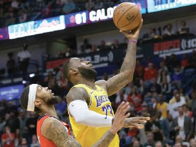 LeBron James se une al club de los 33,000 puntos en la NBA