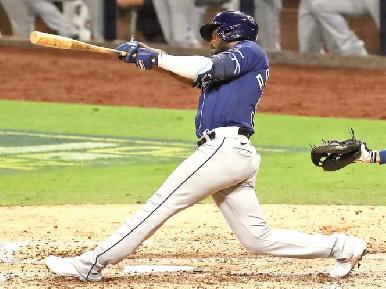 Astros está en la lona; error de Altuve abrió las puertas
