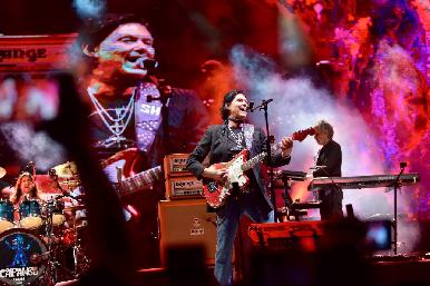 Hace vibrar Caifanes el Foro Rosales con el rock mexicano ante 60 mil asistentes