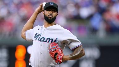Sandy Alcántara le gana la carrera a Julio Urías y conquista el Cy Young de la Liga Nacional