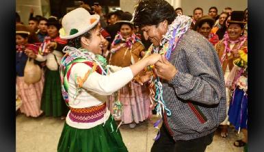 Bolivia autoriza salida de hija de Evo Morales a México