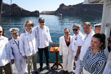 Consolida Gobernador Durazo a San Carlos como destino mundial de buceo con nuevo arrecife artificial