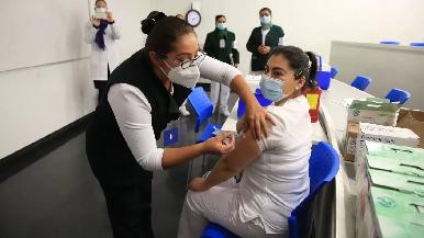 México vacuna a 94,395 personas en un día; sube a 192,567 el total de inoculados contra COVID