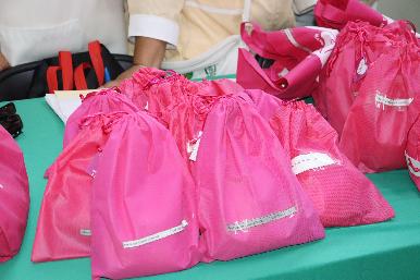 Entregan UMAE y Voluntariado del IMSS en Sonora prótesis mamarias